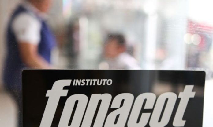 SFP inhabilita y multa a exdirector de Infonacot
