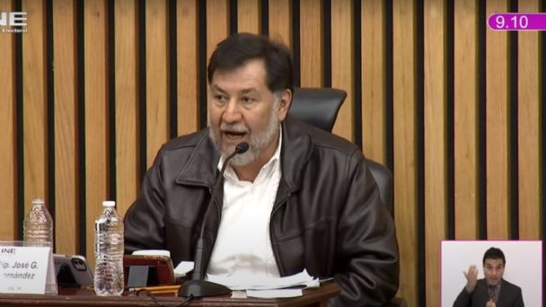 “Ahora me presentan como el chacal sin cubrebocas”, Noroña contra INE