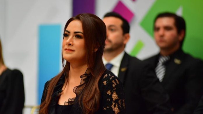 INE no sancionará a alcaldesa de Ags. que apareció en una película de Netflix