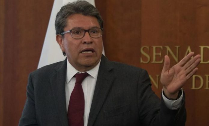 Monreal y sus polémicas iniciativas Monreal y sus polémicas iniciativas