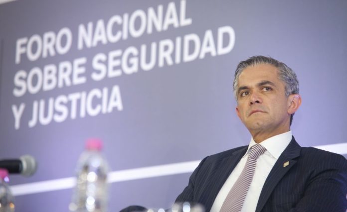 Otorgan suspensiones provisionales a dos exfuncionarios de Mancera