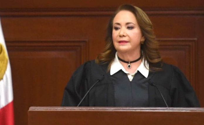 Ministra Yasmín Esquivel también plagió su tesis de Doctorado