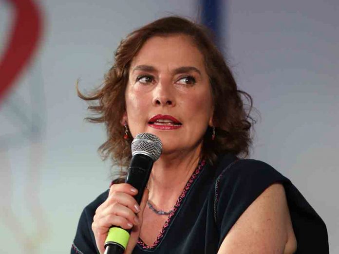 México-no-es-López-responden-en-redes a-Beatriz-Gutiérrez-tras-defender-a-AMLO