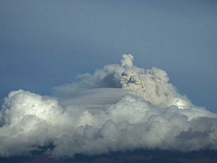 caida-ceniza-popocatepetl-edomex-cdmx Reportan-caída-de-ceniza-del-Popocatépetl-en-el-Edomex-y-CDMX